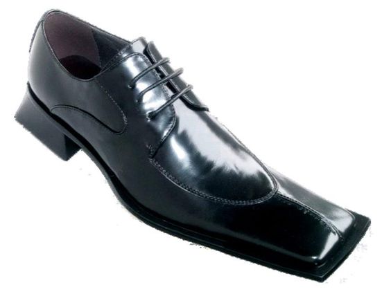 chaussure homme noire allongée et carrée