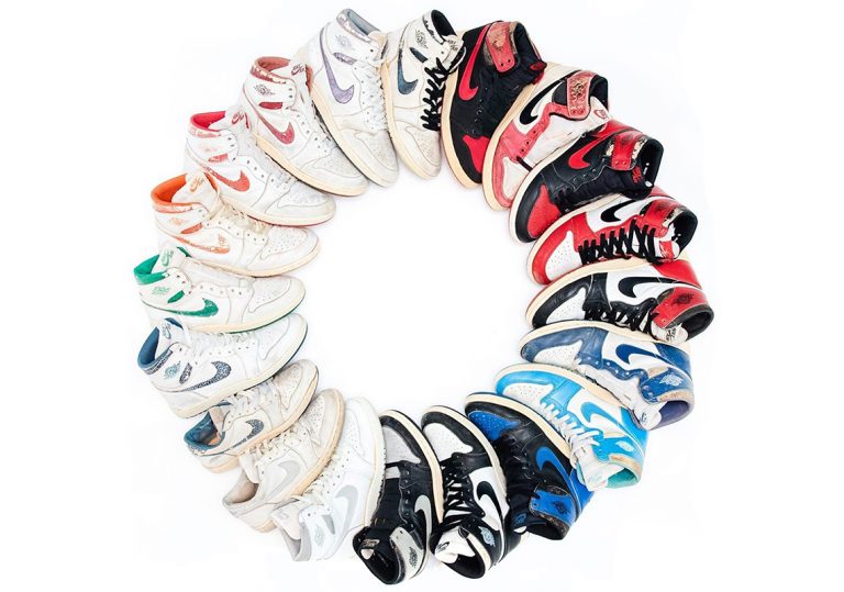 Ensemble des coloris différents des baskets Nike Air Jordan lancées en 1985, issus de la collaboration entre Nike et le basketteur Michael Jordan.